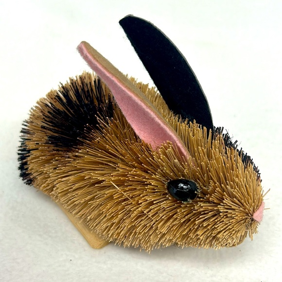 Retro style set of two bottle brush rabbit home/Easter decor - Picture 2 of 16